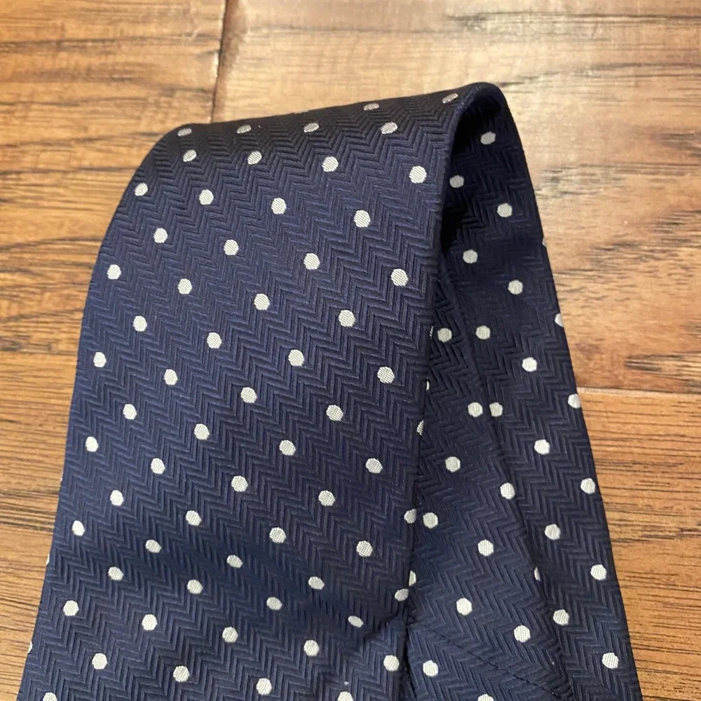 Lauren Ralph Lauren Mens Navy Blue Polka Dot Herringbone Silk Blend Necktie NWT